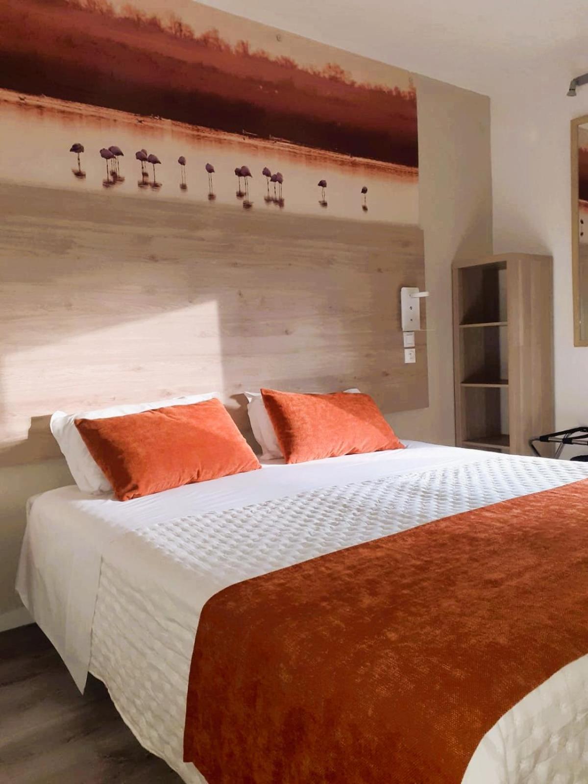 Hotel Le Mas Des Ponts D'Arles Room photo